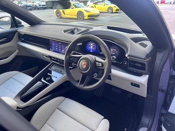 Used Porsche Macan 2025 for sale - 77177135: Photo