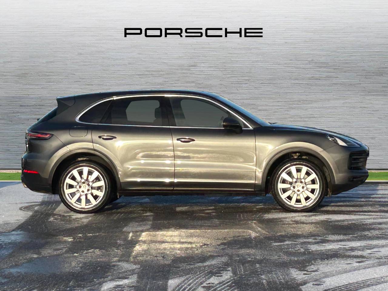 Used Porsche Cayenne 2020 for sale - 77177004: Photo 2