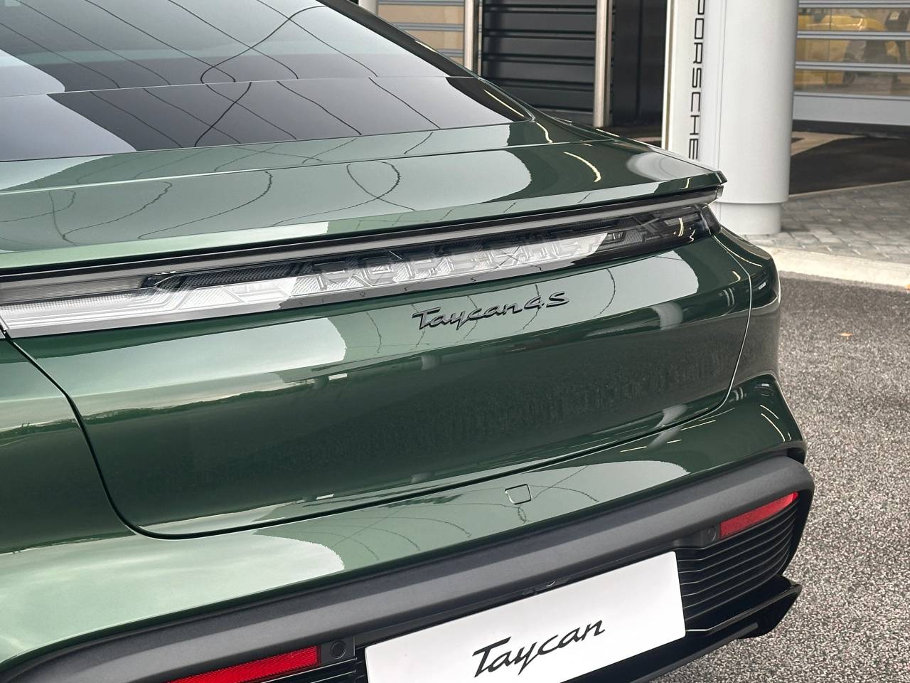 Used Porsche Taycan 2025 for sale - 76888290: Photo 11