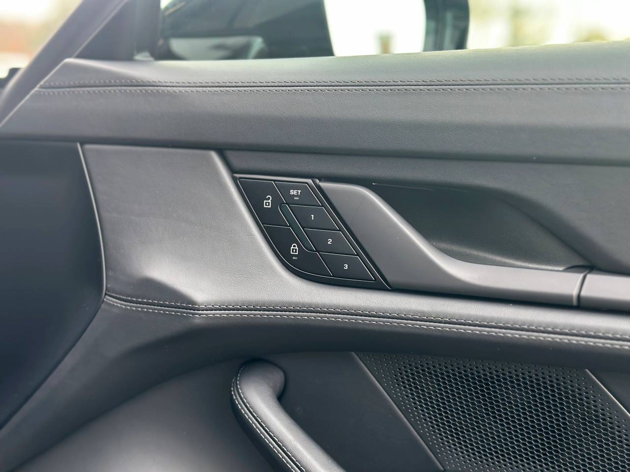 Used Porsche Taycan 2025 for sale - 76888290: Photo 31