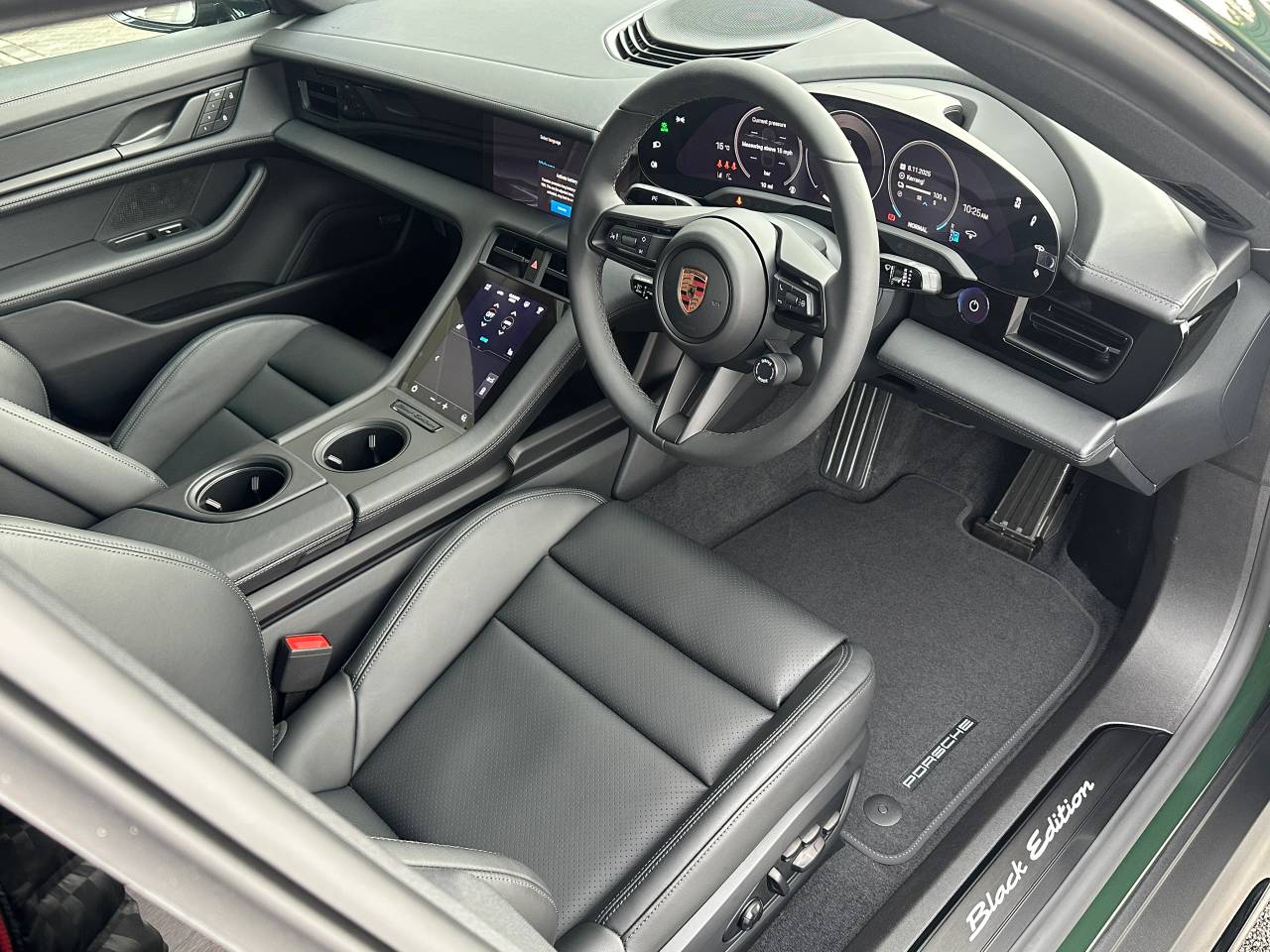 Used Porsche Taycan 2025 for sale - 76888290: Photo 4