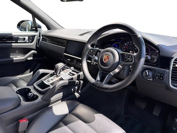 Used Porsche Cayenne 2019 for sale - 79465938: Photo