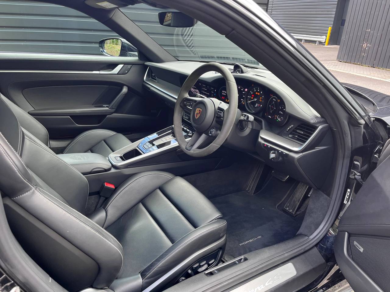 Used Porsche 911 2023 for sale - 76110468: Photo 8