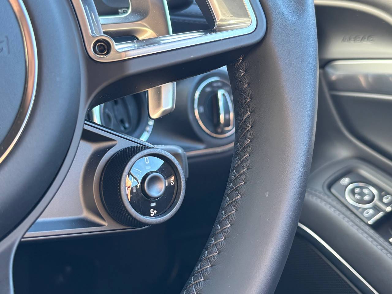 Used Porsche 718 Cayman 2023 for sale - 77565371: Photo 25