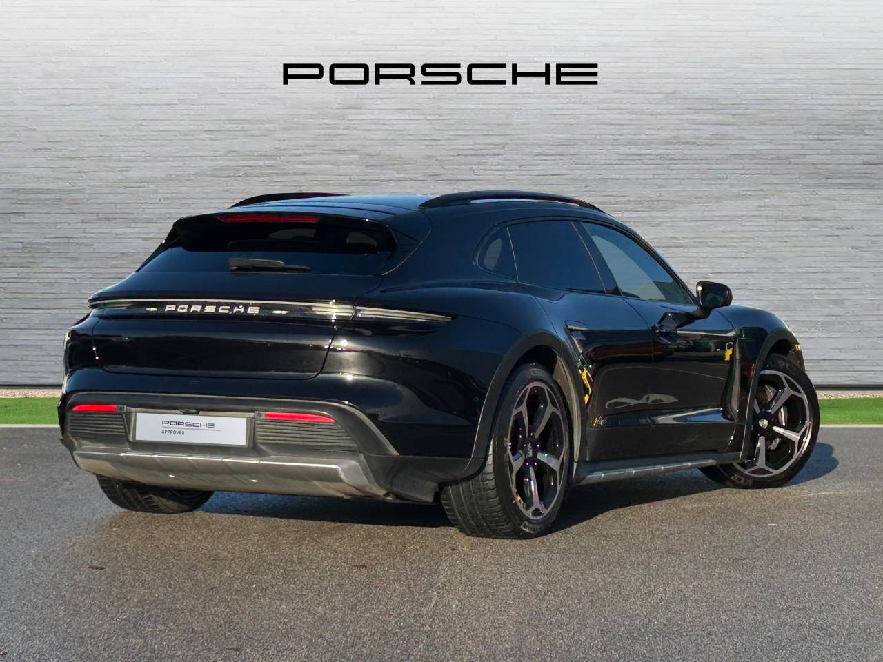 Used Porsche Taycan 2024 for sale - 76609254: Photo 3