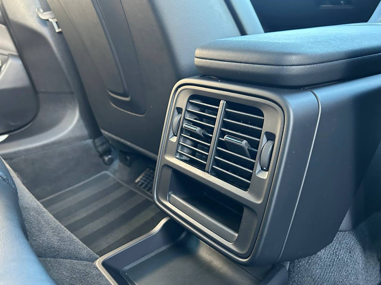 Used Porsche Taycan 2024 for sale - 76609254: Photo 43