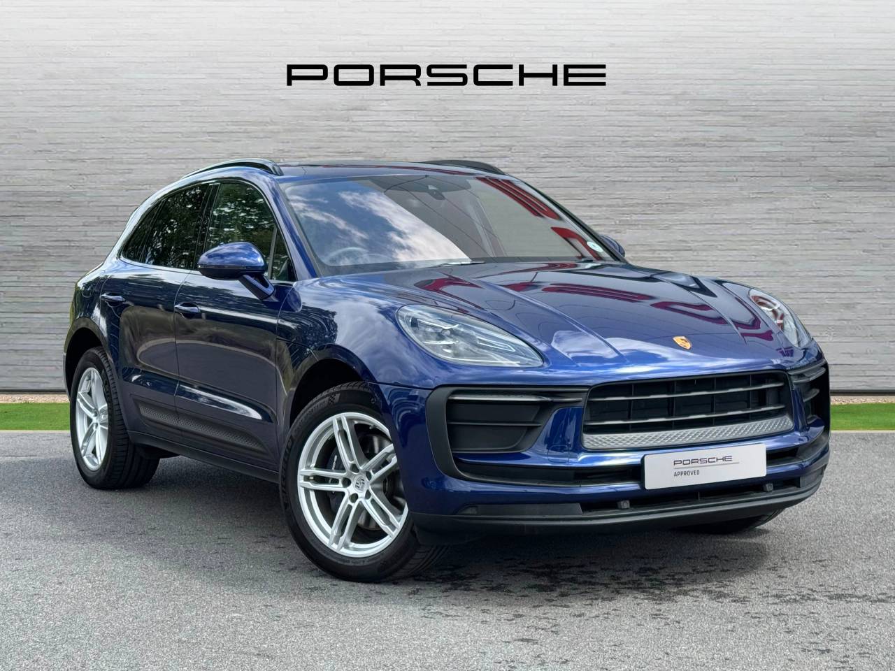 Used Porsche Macan 2023 for sale - 76110719: Photo 1