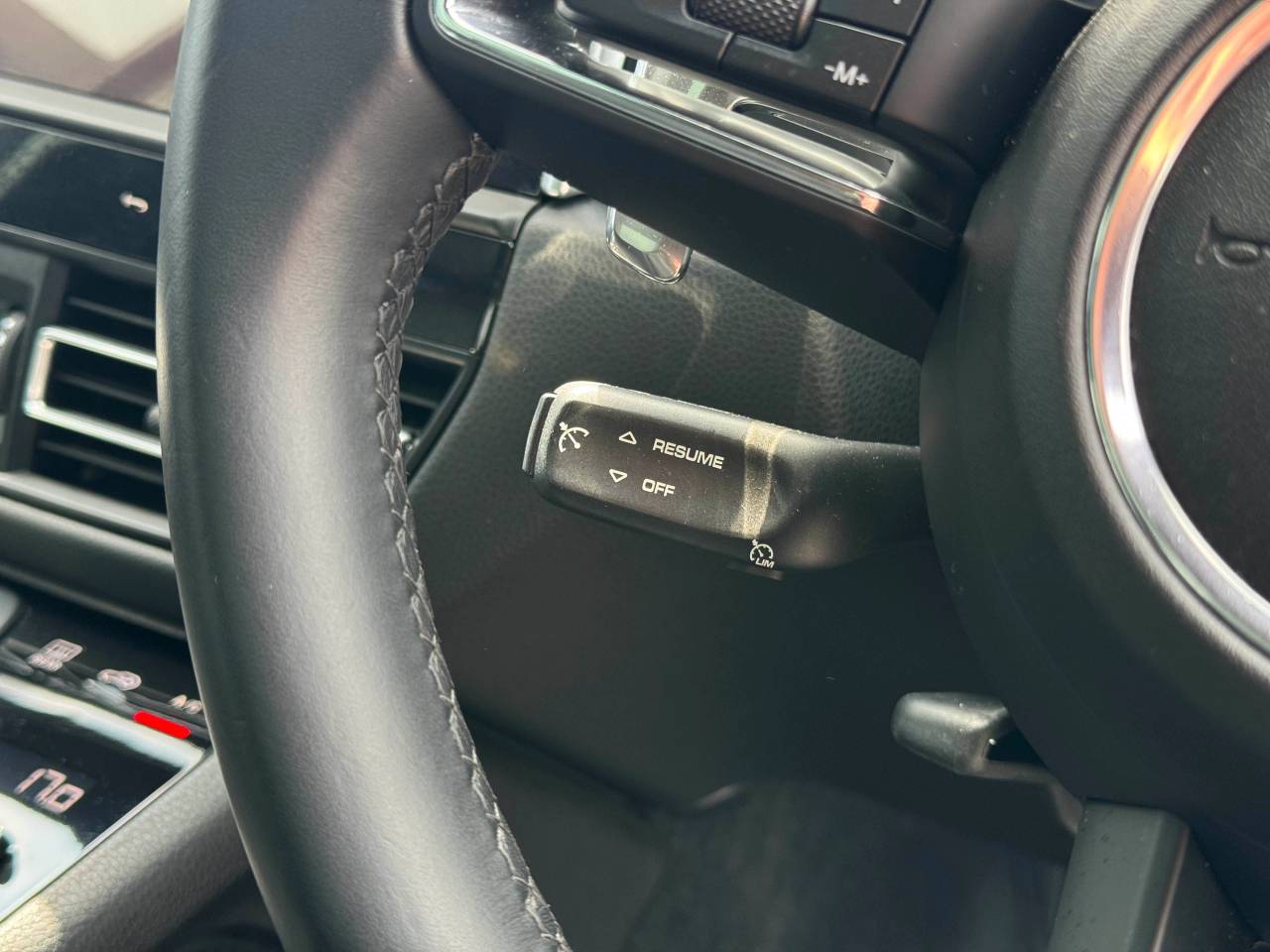 Used Porsche Macan 2023 for sale - 76110719: Photo 10