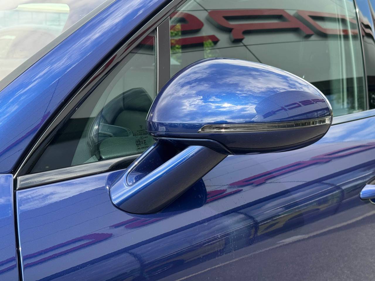 Used Porsche Macan 2023 for sale - 76110719: Photo 12