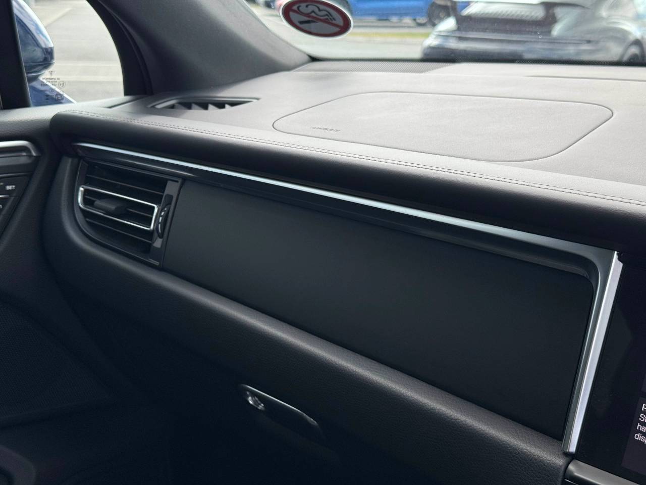 Used Porsche Macan 2023 for sale - 76110719: Photo 23