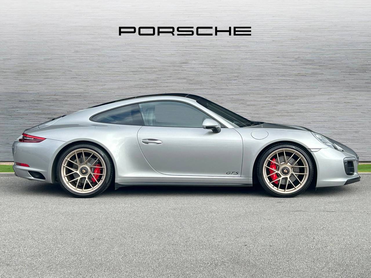 Used Porsche 911 2017 for sale - 77725018: Photo 2