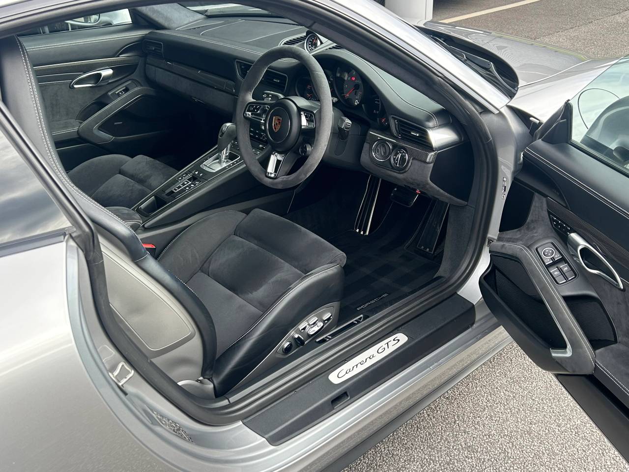 Used Porsche 911 2017 for sale - 77725018: Photo 4