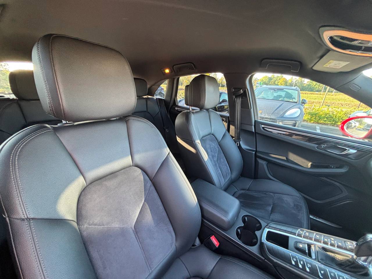 Used Porsche Macan 2018 for sale - 77177083: Photo 4