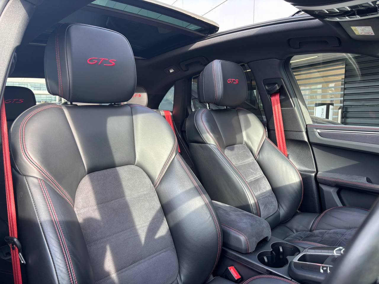 Used Porsche Macan 2021 for sale - 77724945: Photo 5