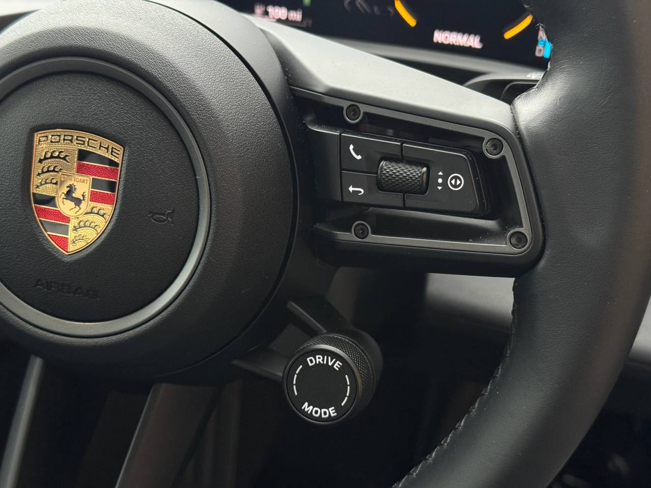 Used Porsche Taycan 2023 for sale - 77512218: Photo 24