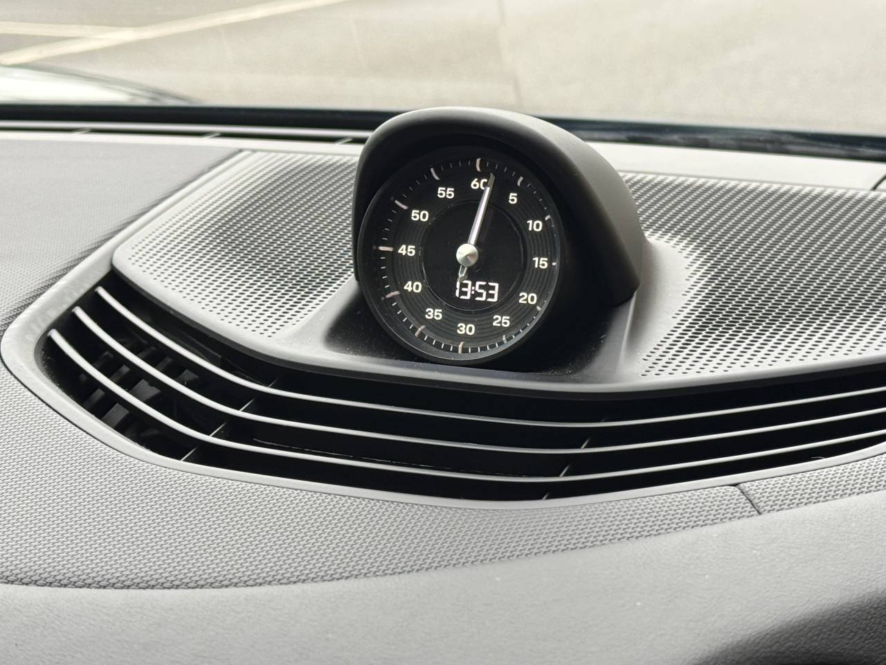 Used Porsche Taycan 2023 for sale - 77512218: Photo 30