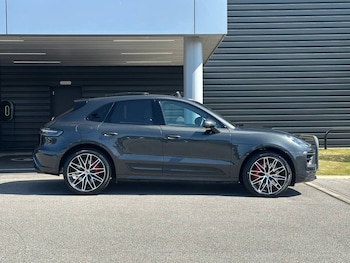 Used Porsche Macan 2023 for sale - 75602293: Photo