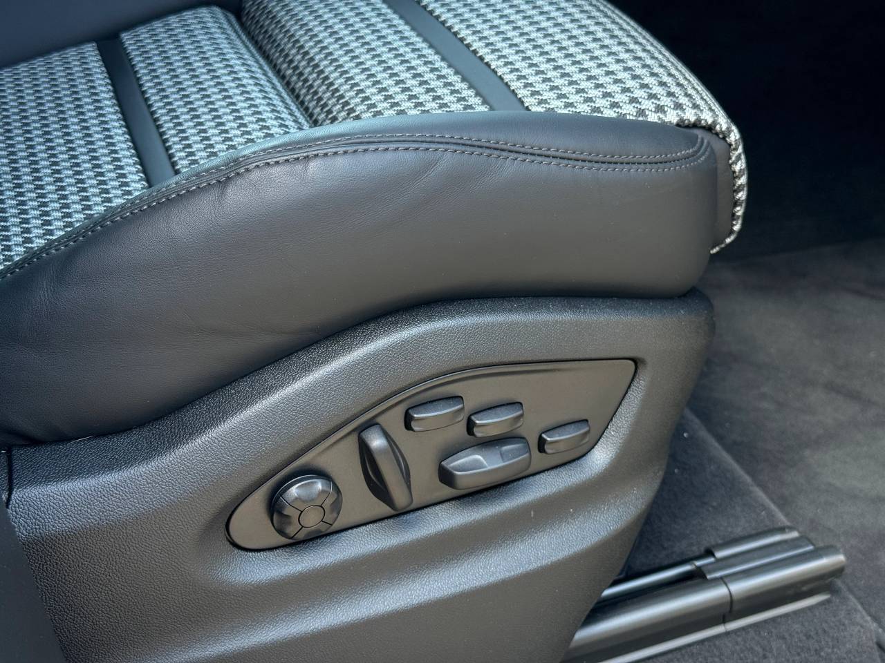 Used Porsche Cayenne 2025 for sale - 76216669: Photo 28