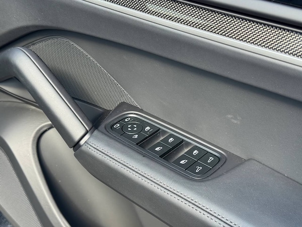 Used Porsche Cayenne 2025 for sale - 76216669: Photo 32
