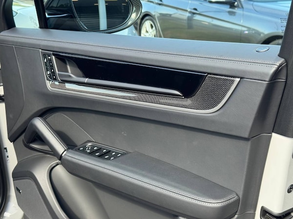 Used Porsche Cayenne 2025 for sale - 76216669: Photo 33