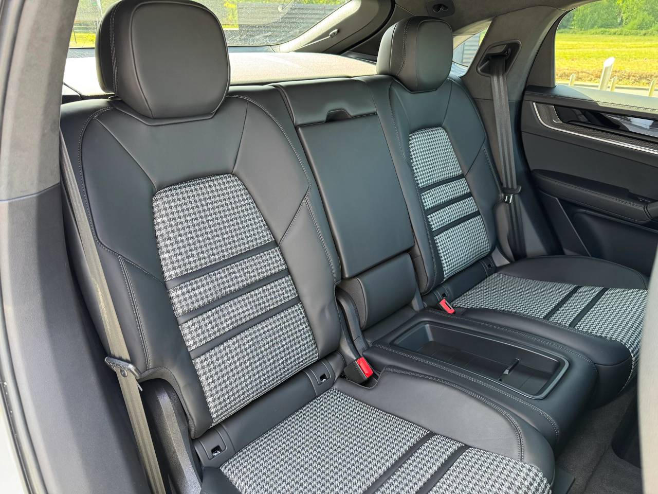 Used Porsche Cayenne 2025 for sale - 76216669: Photo 35