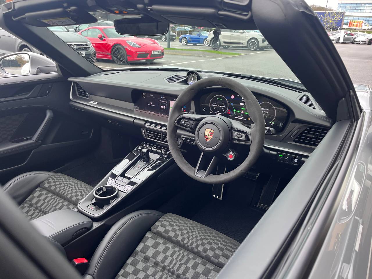 Used Porsche 911 2025 for sale - 76609253: Photo 38