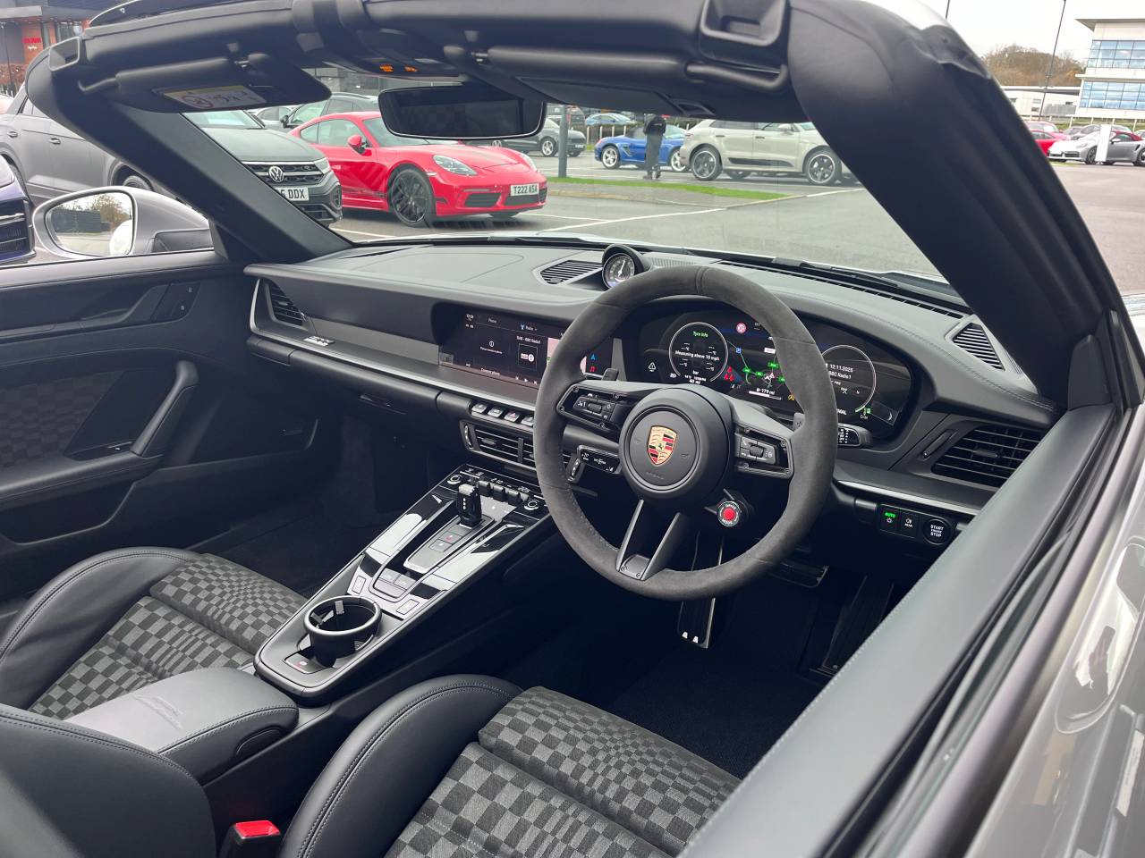 Used Porsche 911 2025 for sale - 76609253: Photo 4