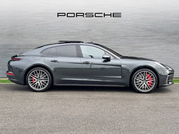 Used Porsche Panamera 2024 for sale - 76216615: Photo 2