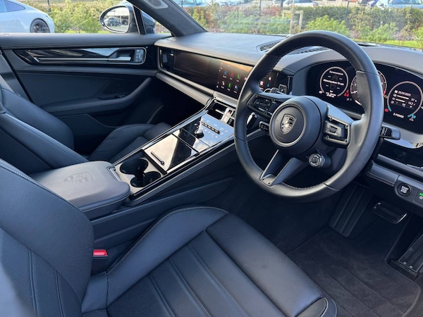 Used Porsche Panamera 2024 for sale - 76216615: Photo 4