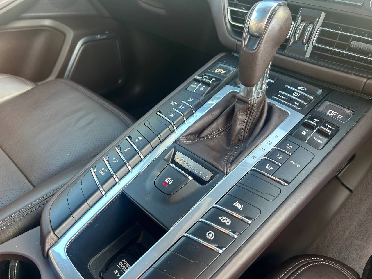 Used Porsche Macan 2020 for sale - 77397120: Photo 34