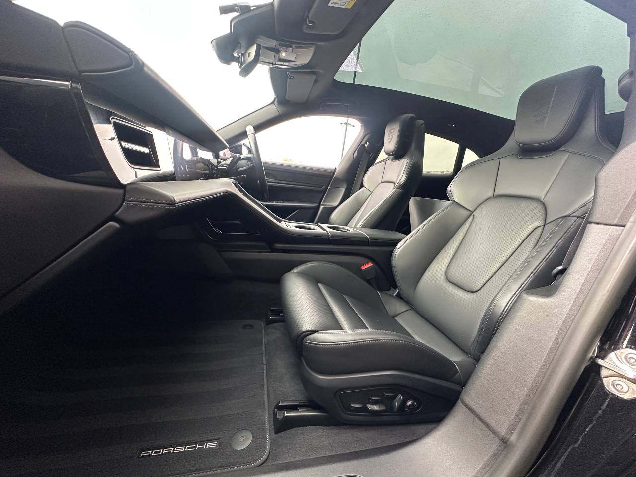 Used Porsche Taycan 2022 for sale - 77176719: Photo 26