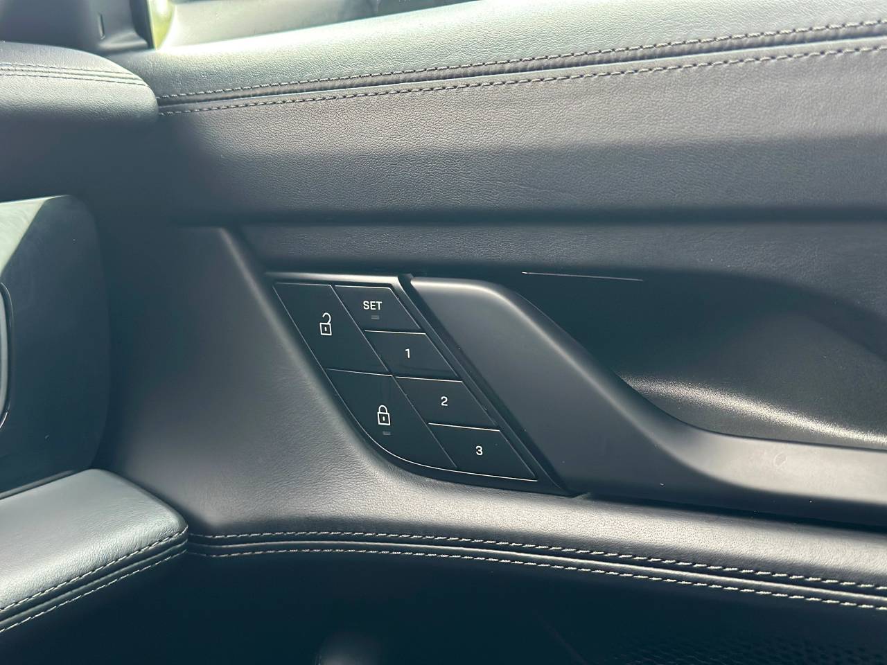 Used Porsche Taycan 2022 for sale - 77176719: Photo 32