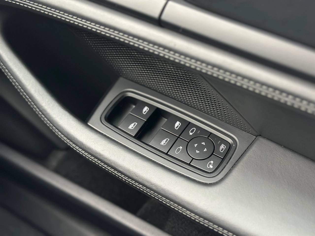 Used Porsche Taycan 2022 for sale - 77176719: Photo 34