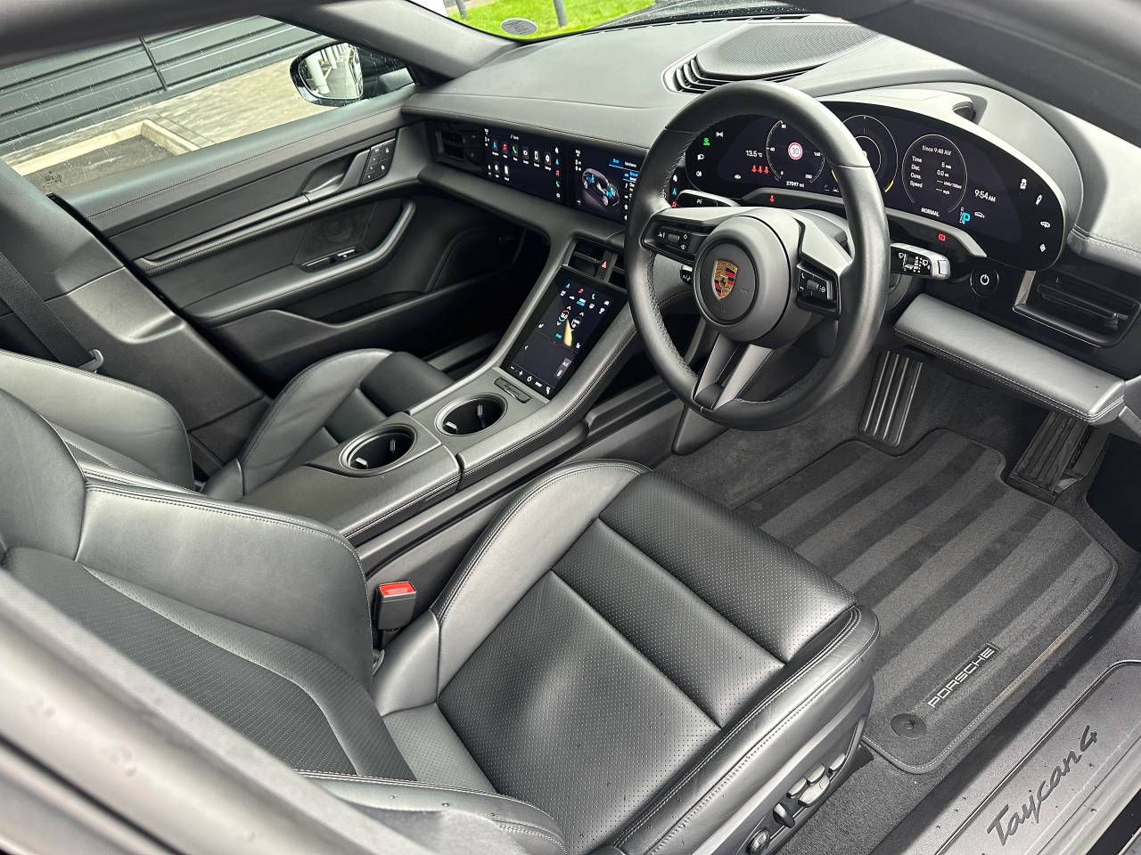 Used Porsche Taycan 2022 for sale - 77176719: Photo 4