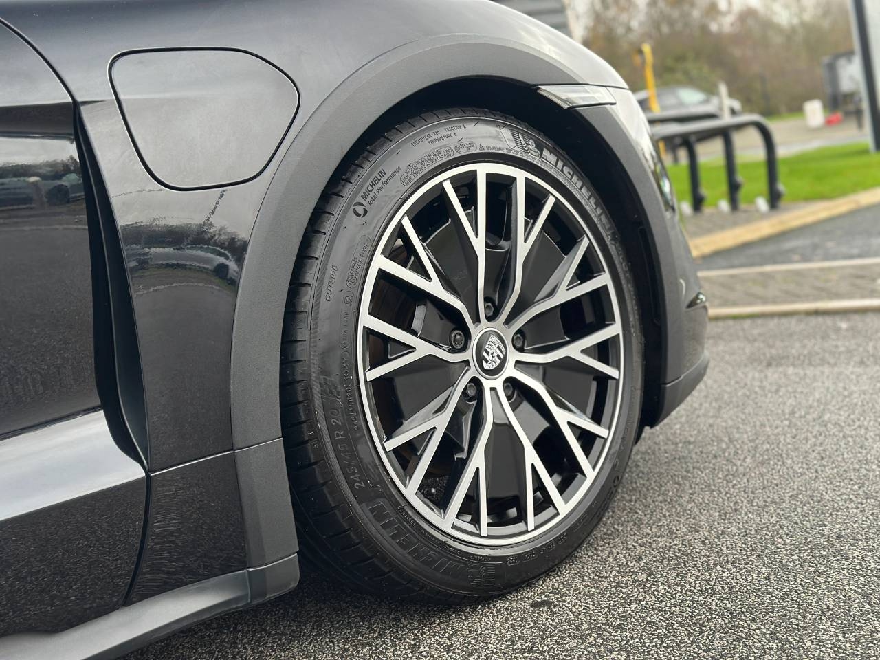 Used Porsche Taycan 2022 for sale - 77176719: Photo 6