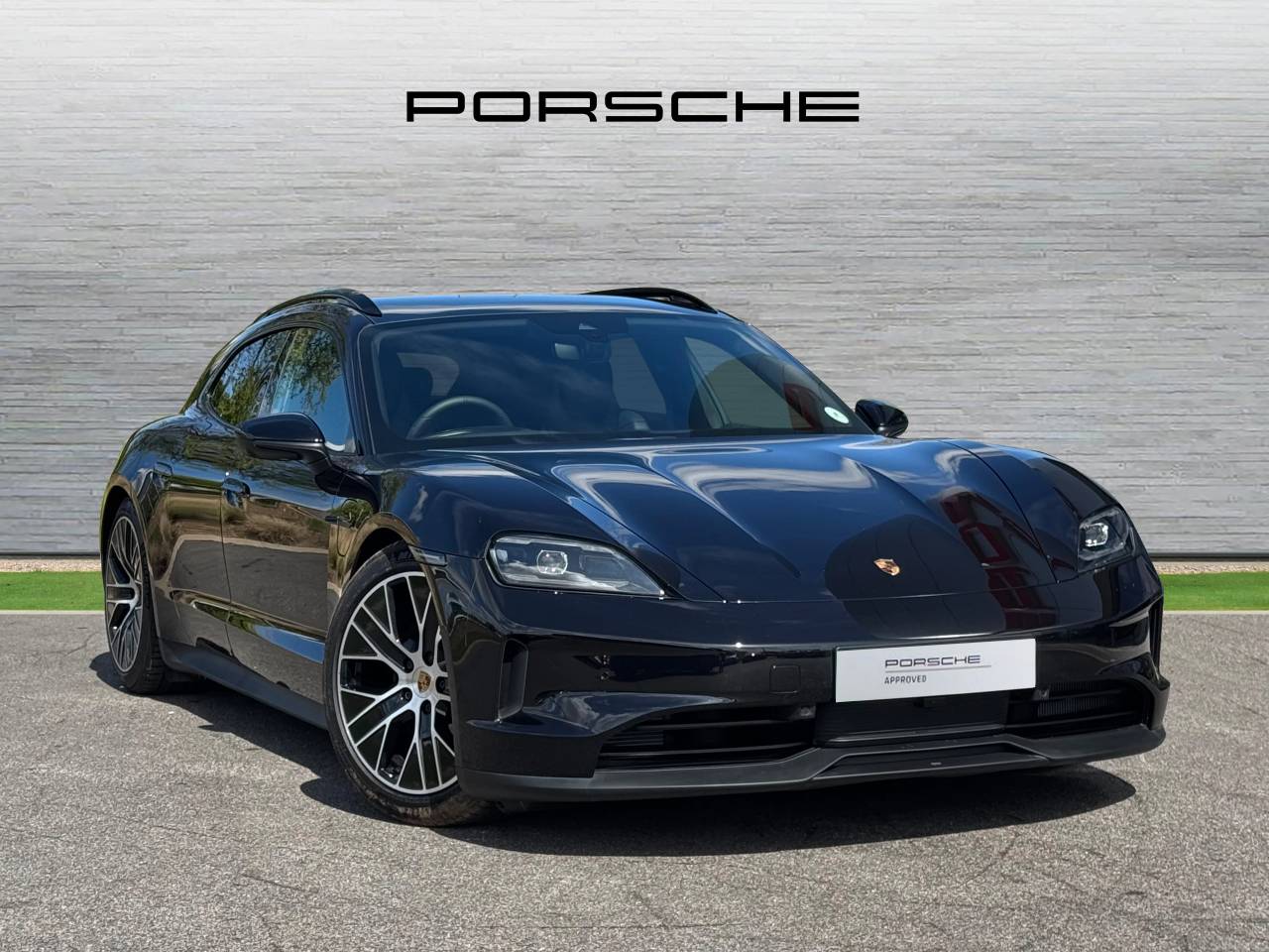 Used Porsche Taycan 2025 for sale - 76110552: Photo 1