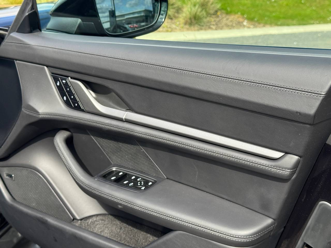 Used Porsche Taycan 2025 for sale - 76110552: Photo 36