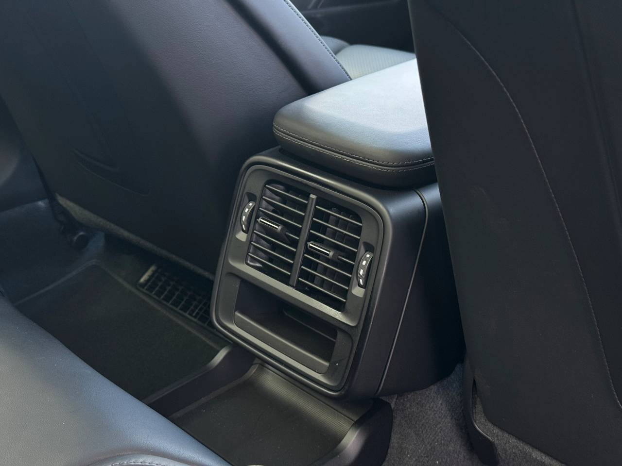 Used Porsche Taycan 2025 for sale - 76110552: Photo 39