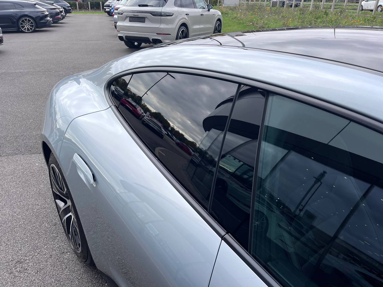 Used Porsche Taycan 2022 for sale - 76309317: Photo 10