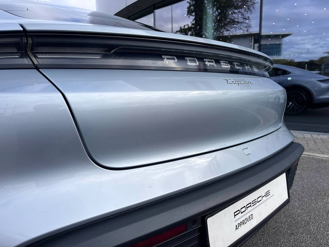 Used Porsche Taycan 2022 for sale - 76309317: Photo 12
