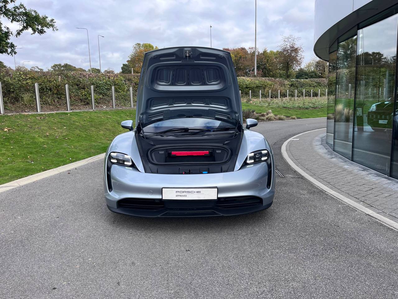 Used Porsche Taycan 2022 for sale - 76309317: Photo 14