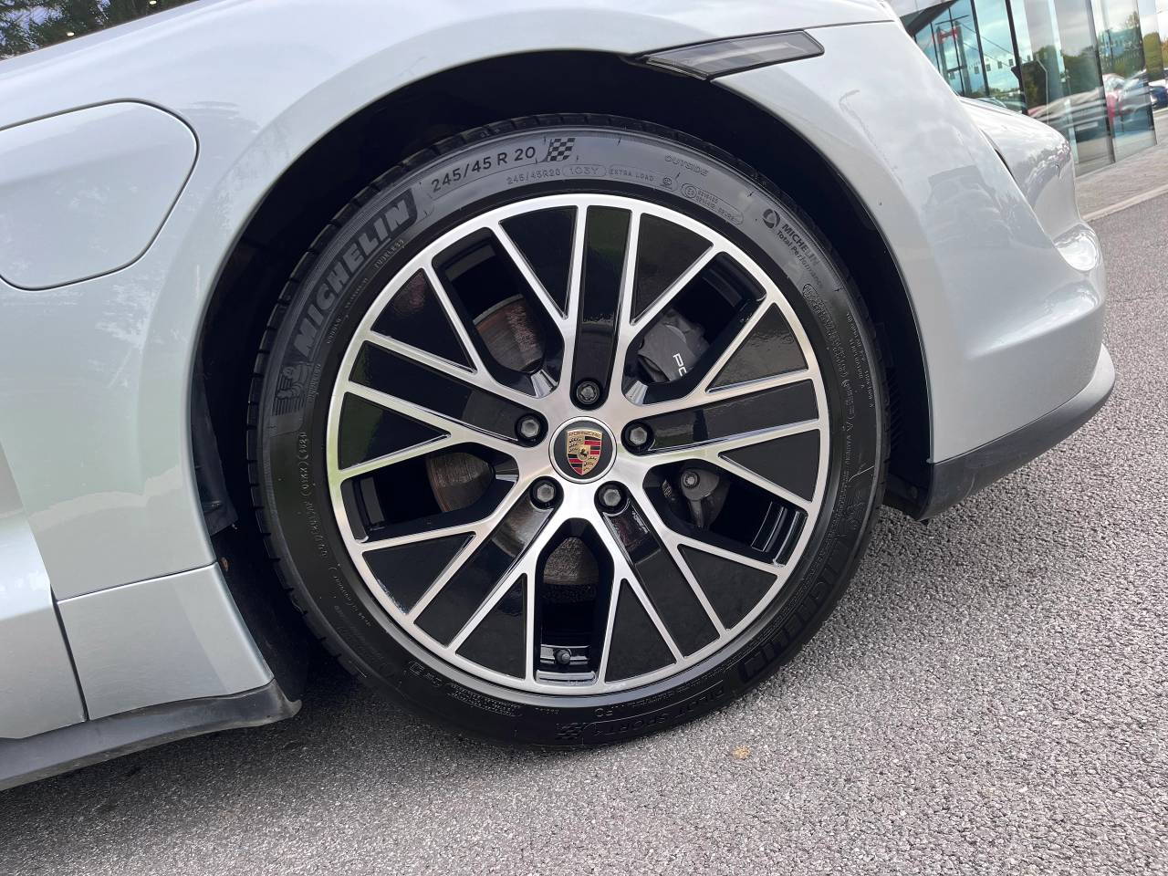 Used Porsche Taycan 2022 for sale - 76309317: Photo 31
