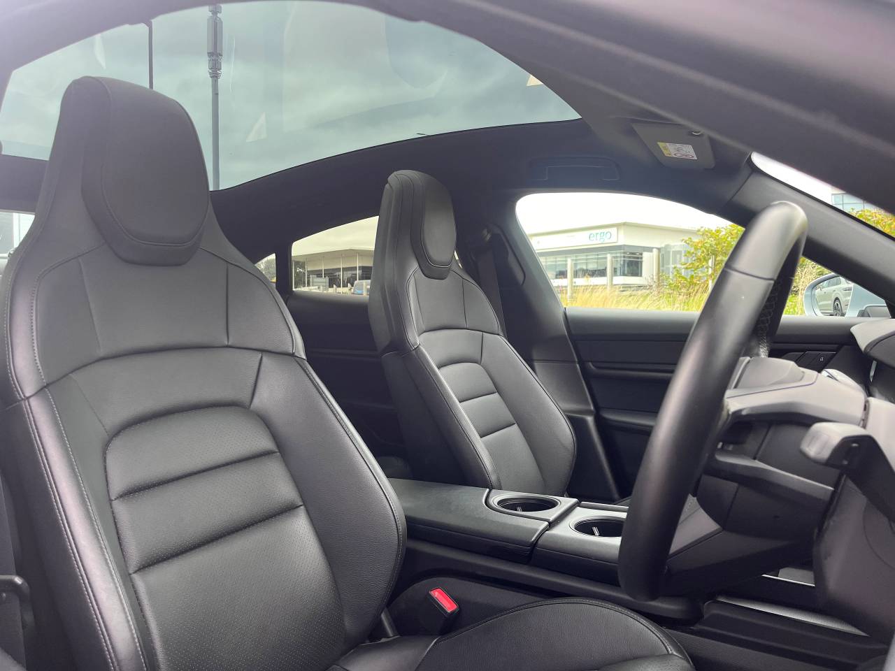 Used Porsche Taycan 2022 for sale - 76309317: Photo 32