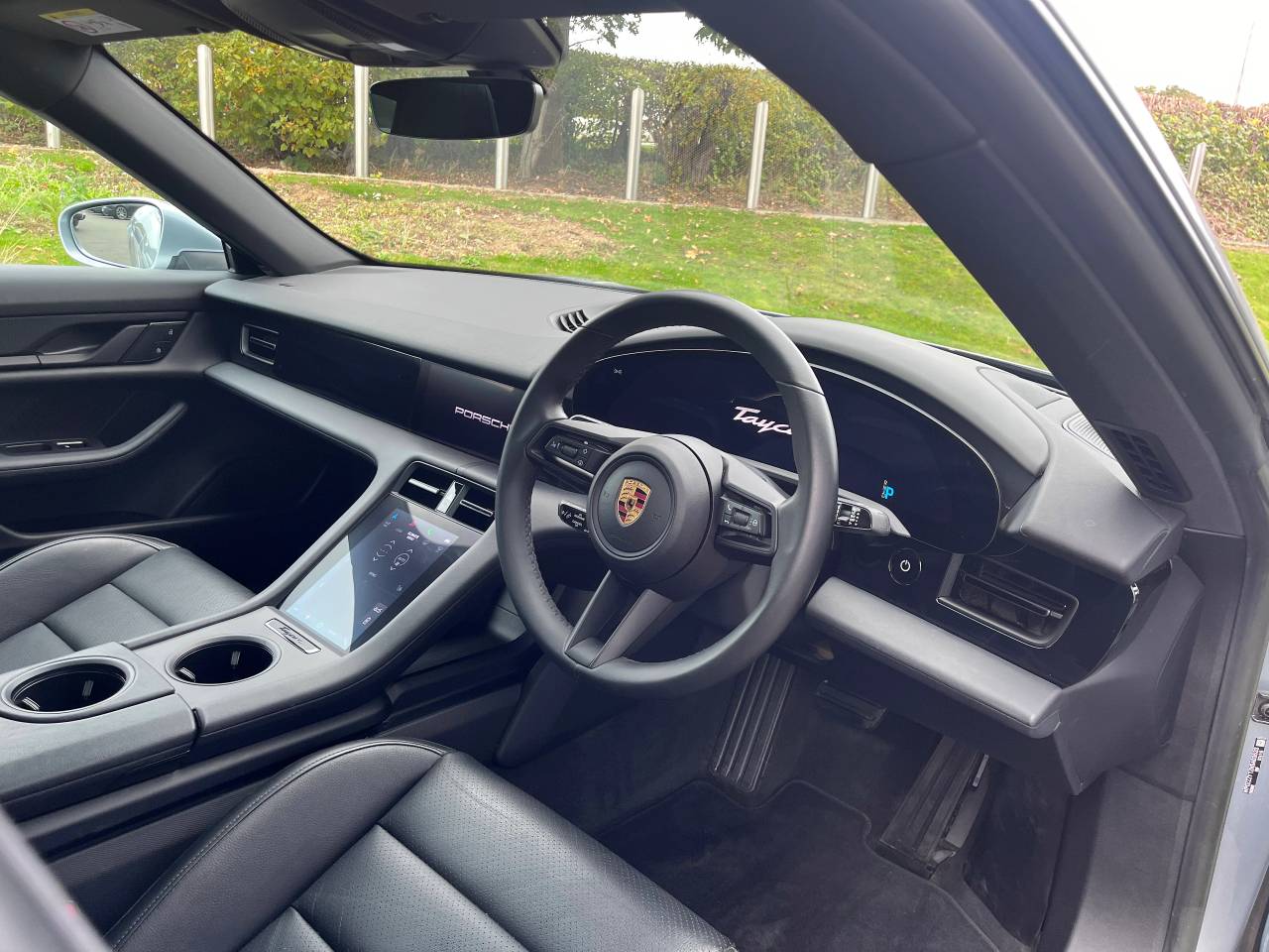 Used Porsche Taycan 2022 for sale - 76309317: Photo 33