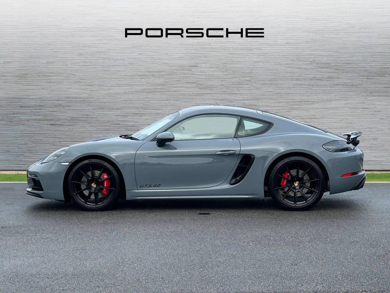 Used Porsche Cayman 2023 for sale - 77315870: Photo 2