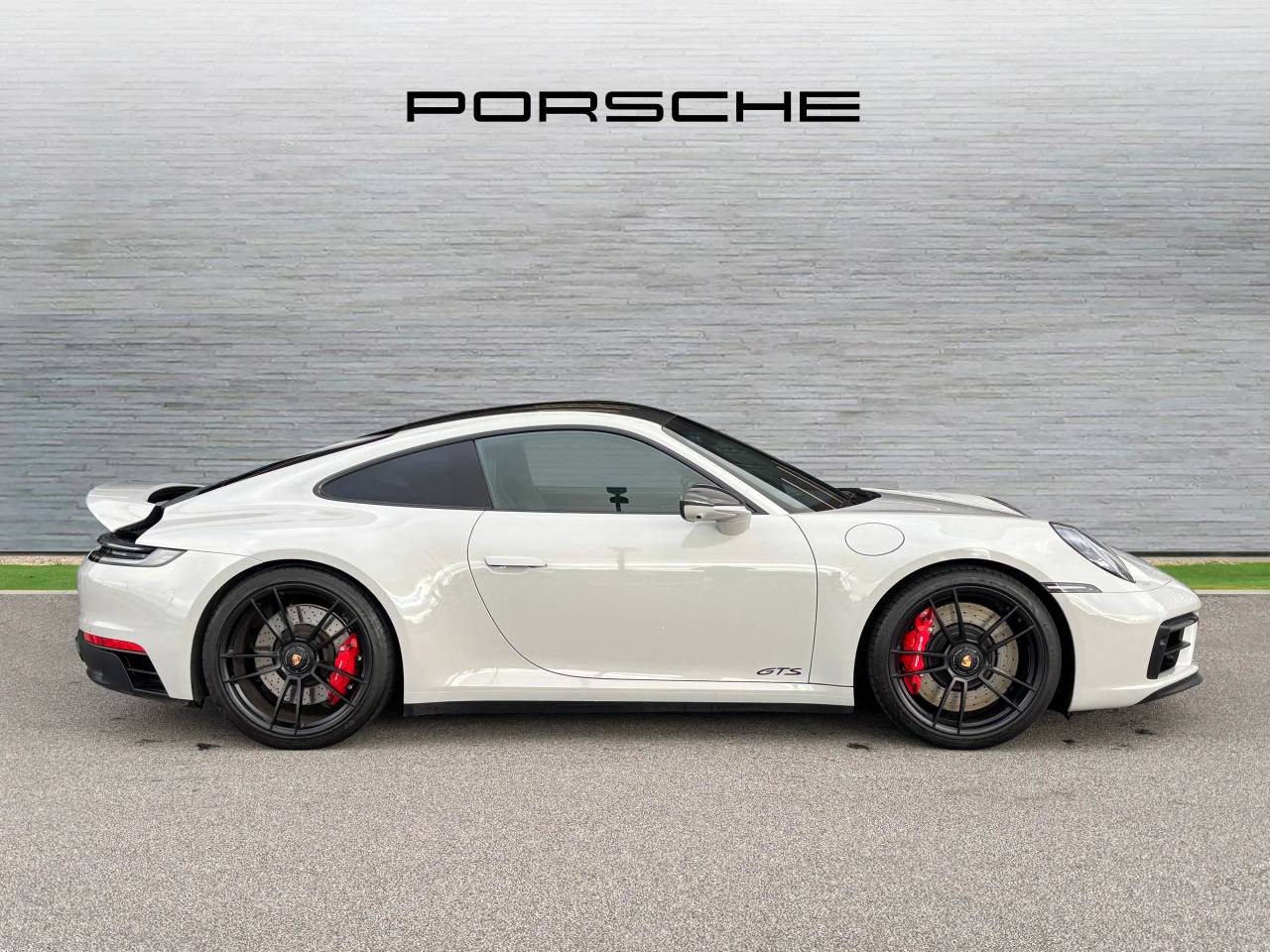 Used Porsche 911 2022 for sale - 77176688: Photo 2