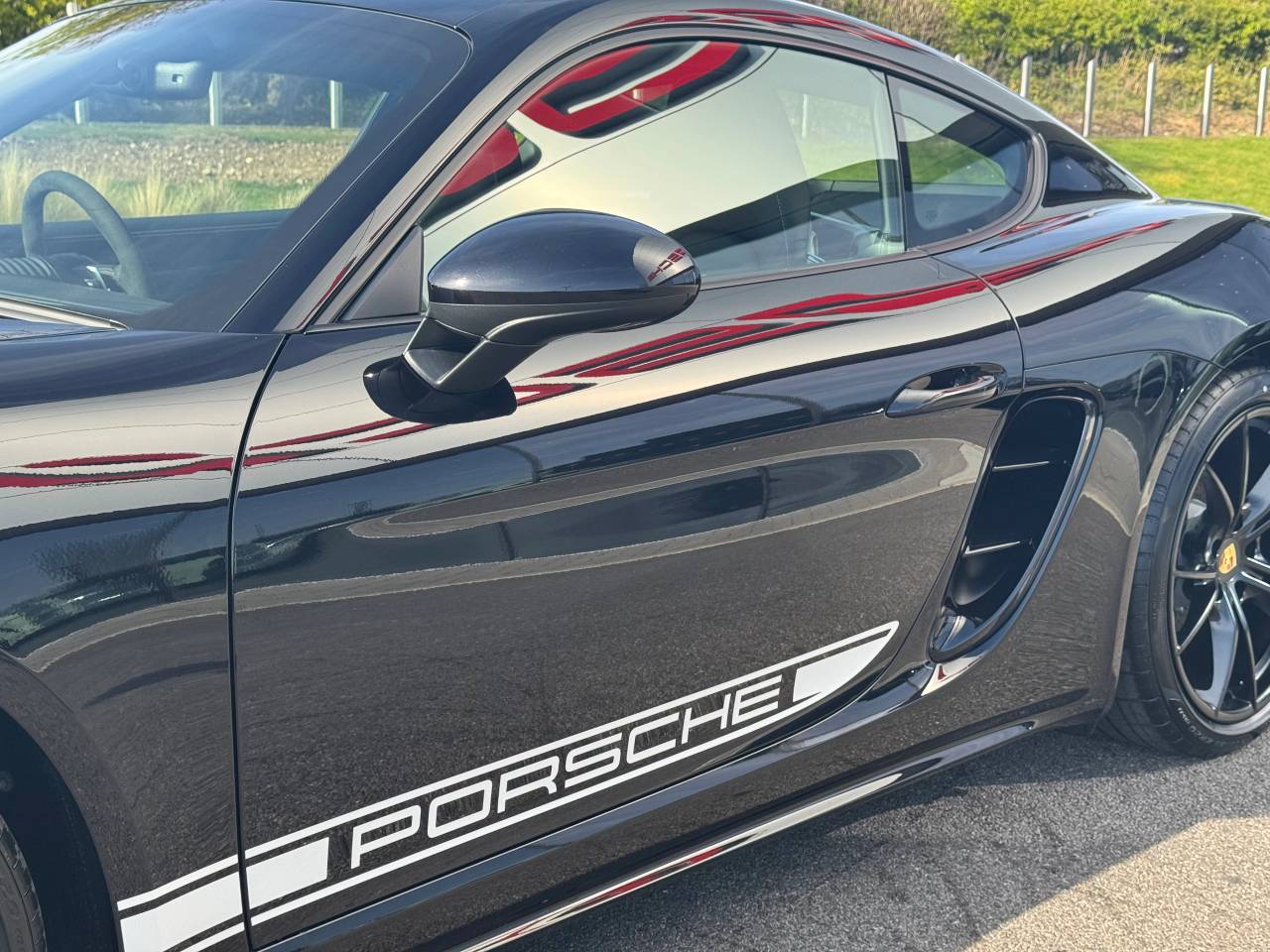 Used Porsche 718 Cayman 2025 for sale - 76609248: Photo 12