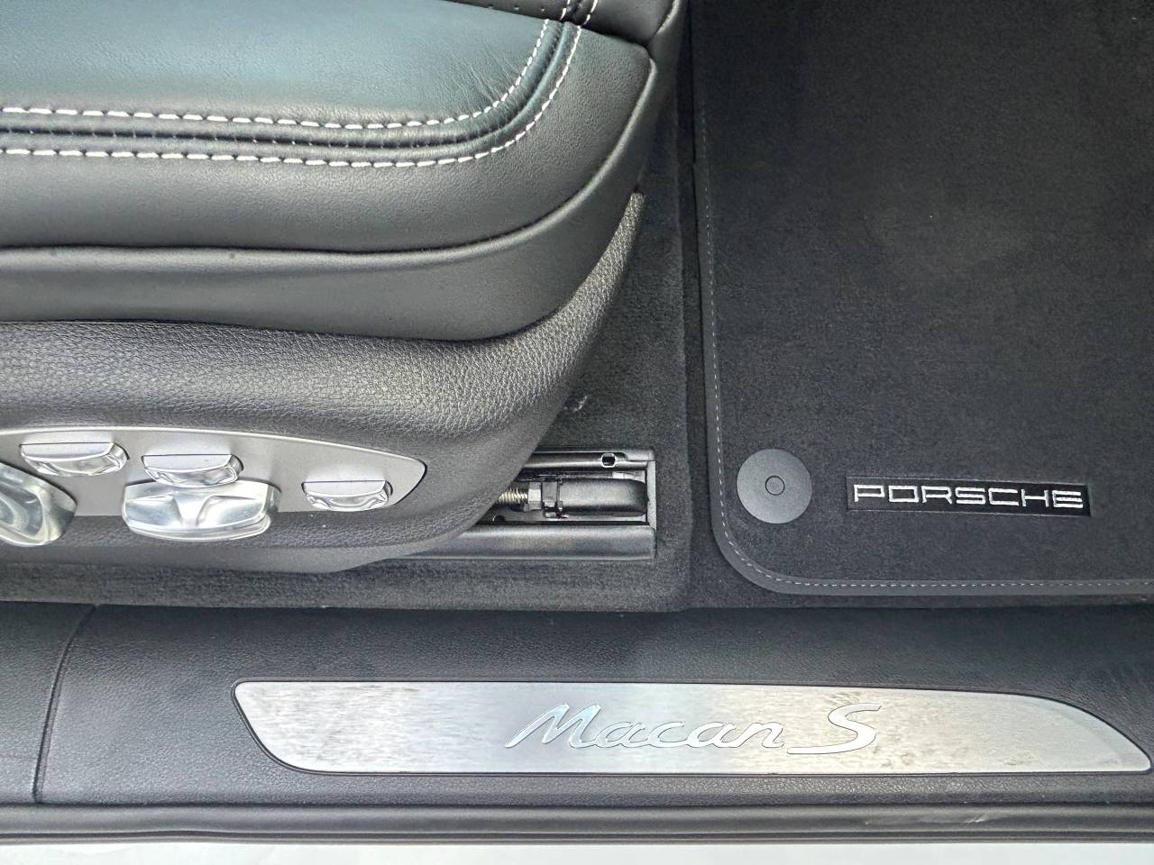 Used Porsche Macan 2025 for sale - 76609241: Photo 35