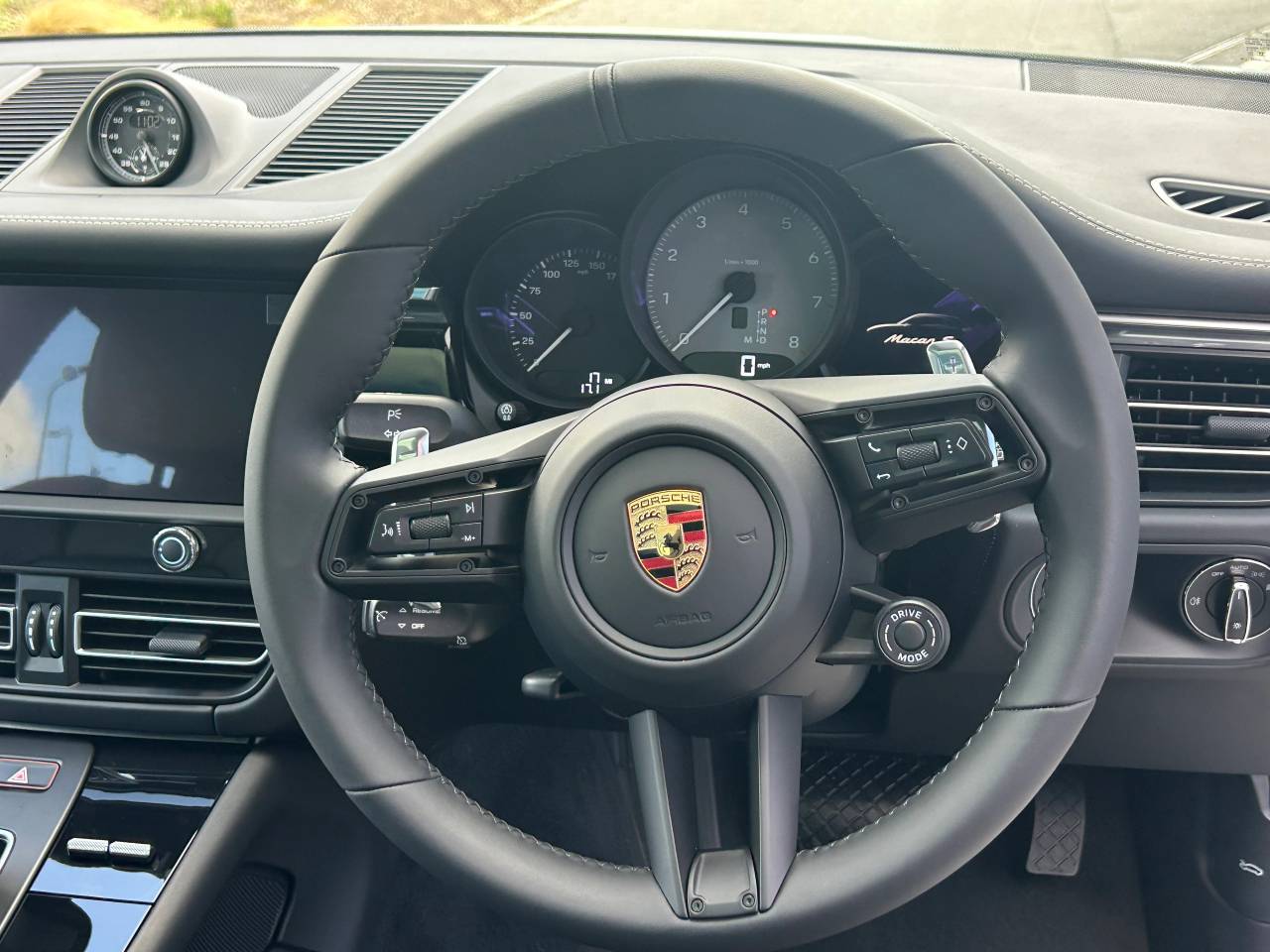 Used Porsche Macan 2025 for sale - 76609241: Photo 36