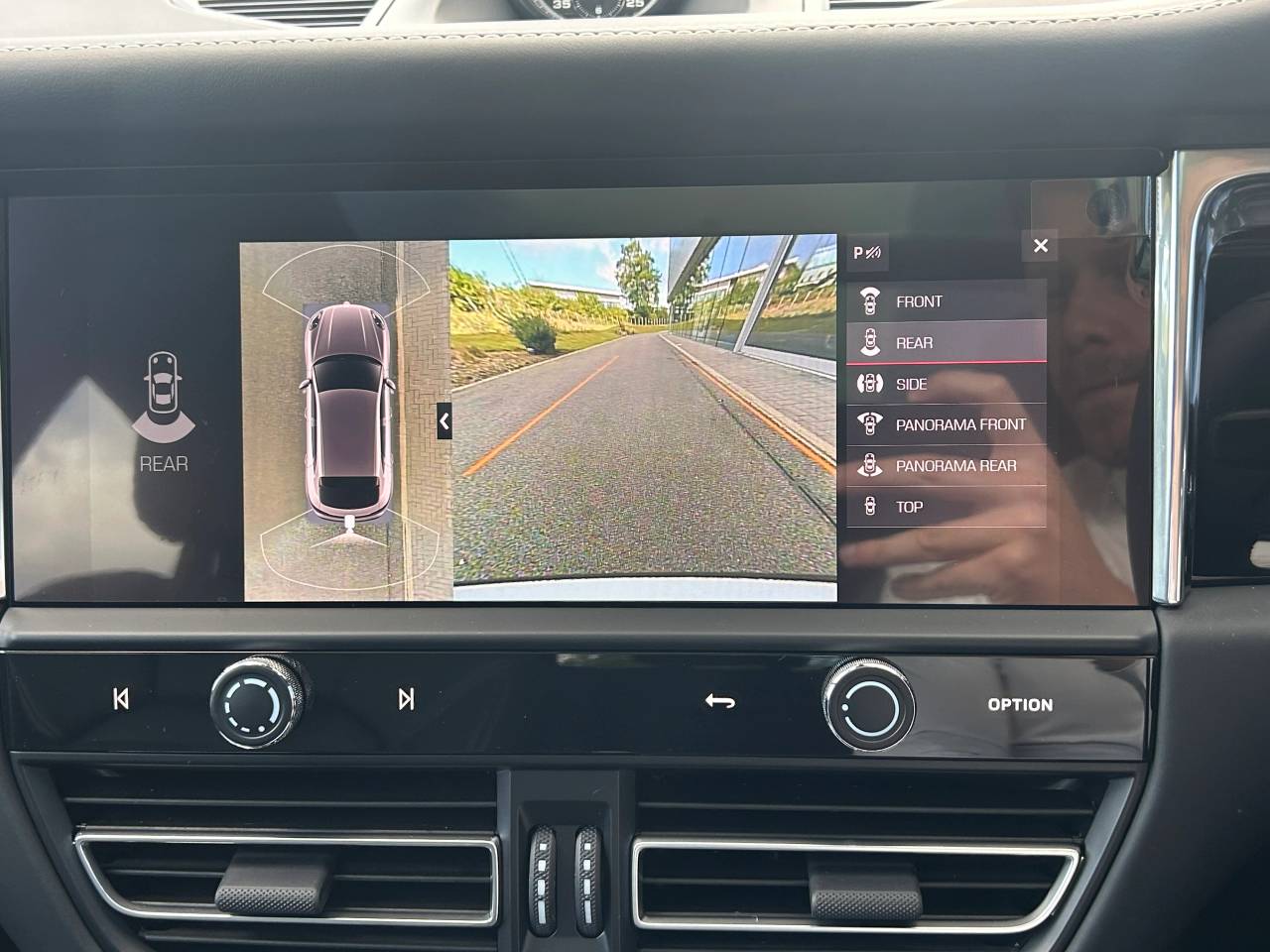 Used Porsche Macan 2025 for sale - 76609241: Photo 46